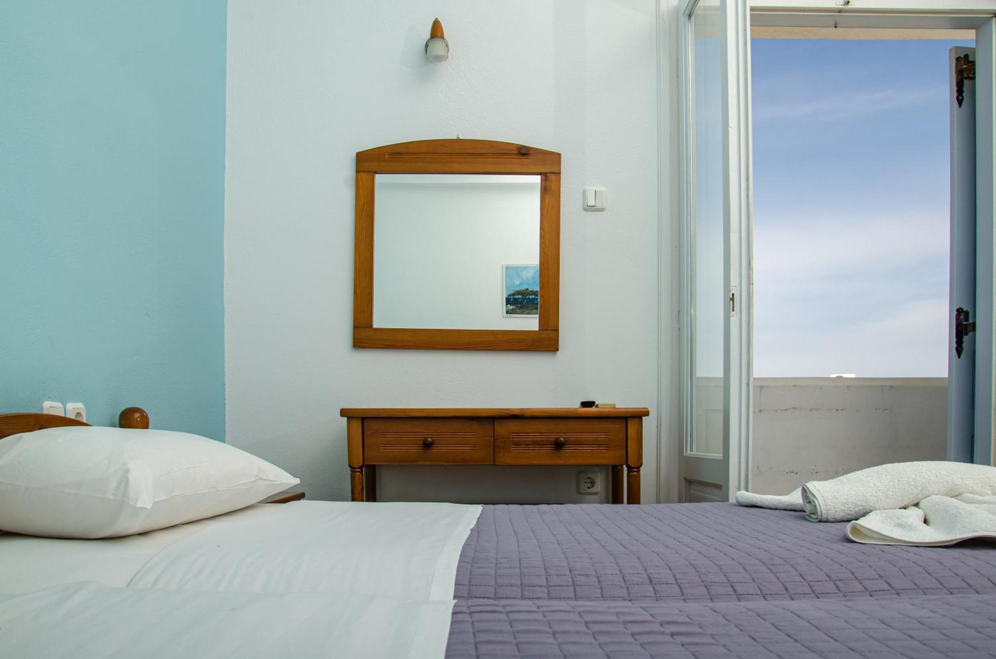Hotel Livadia Parikia  Ngoại thất bức ảnh
